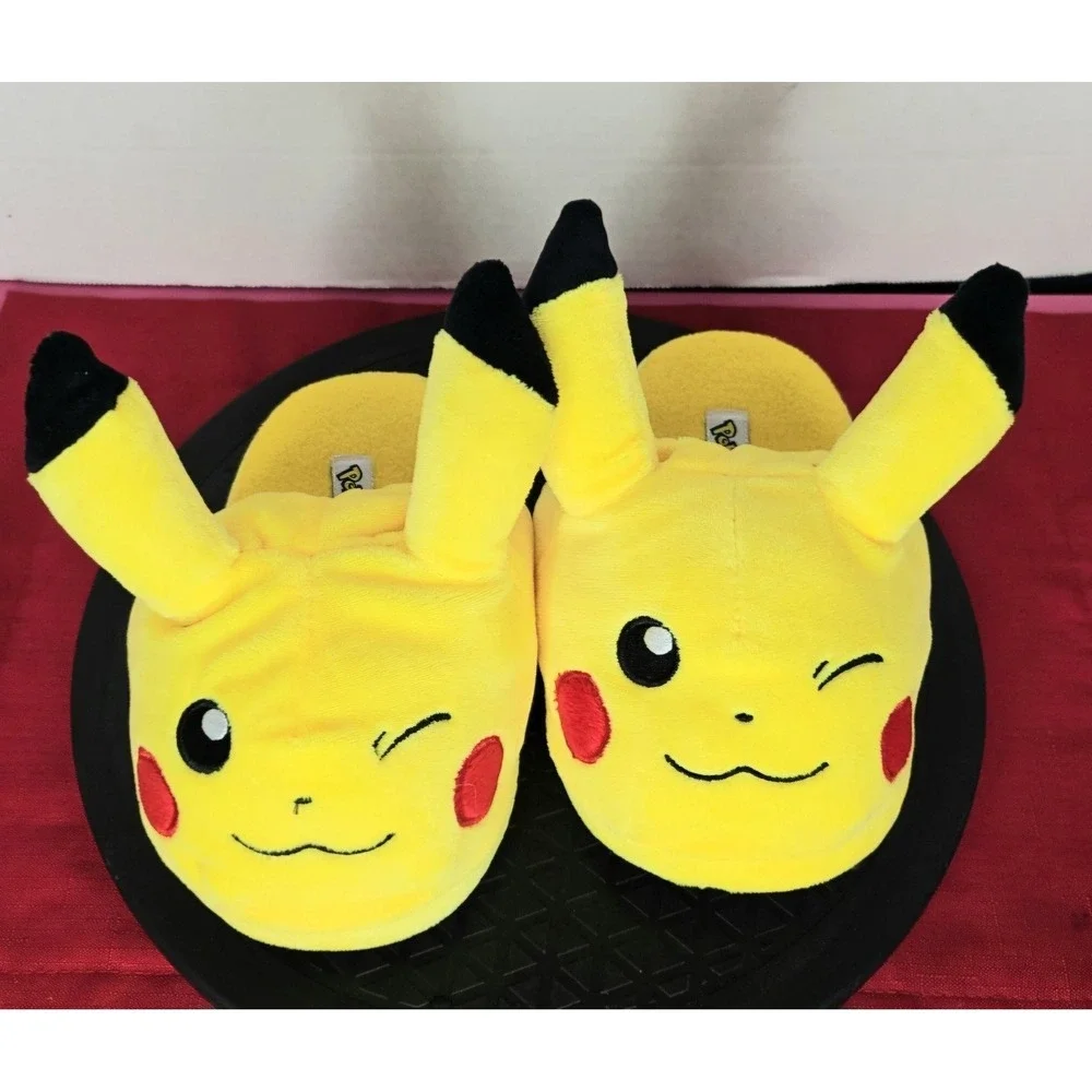Big Kid's Pikachu Pokémon Slippers Size‎ 11/12 NWOT'S Yellow